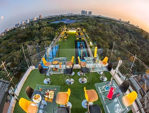 WhatsUp Cafe Kolkata: A Rooftop Favorite for Food & Fun
