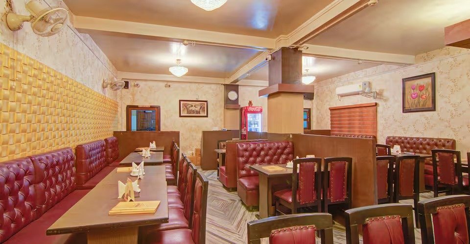 Hatari Kolkata: A Classic Spot for Indo-Chinese Delights